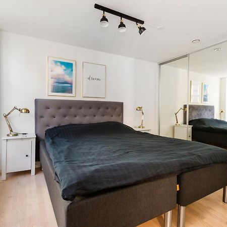 200 M Fra Rutebilstation - Privat Terrasse, Grill Apartment Århus Екстериор снимка