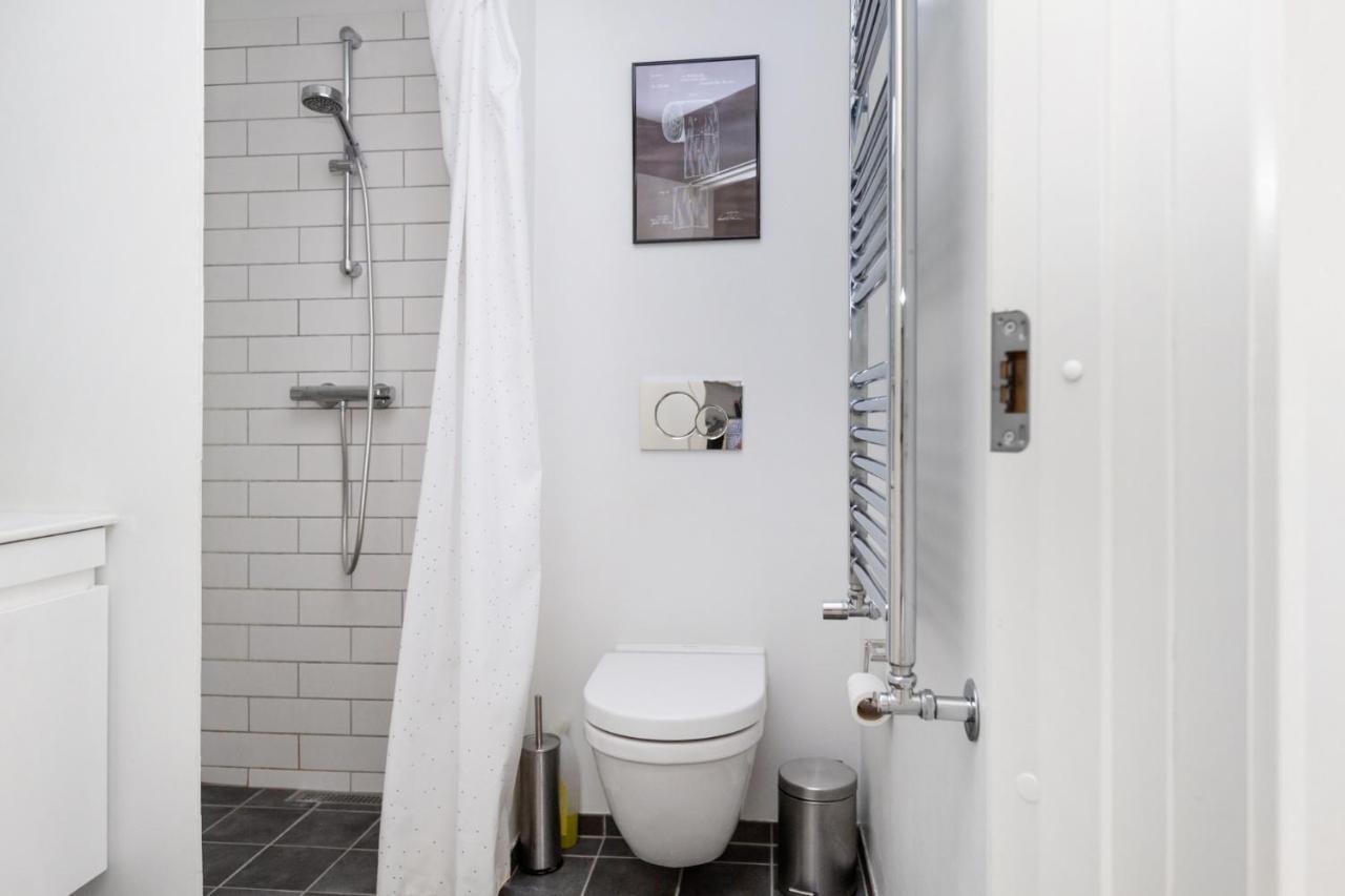 200 M Fra Rutebilstation - Privat Terrasse, Grill Apartment Århus Екстериор снимка