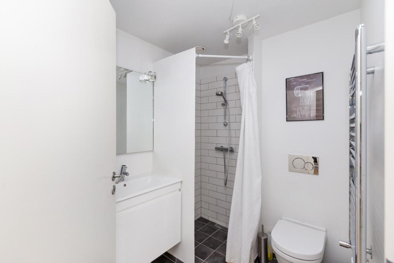 200 M Fra Rutebilstation - Privat Terrasse, Grill Apartment Århus Екстериор снимка