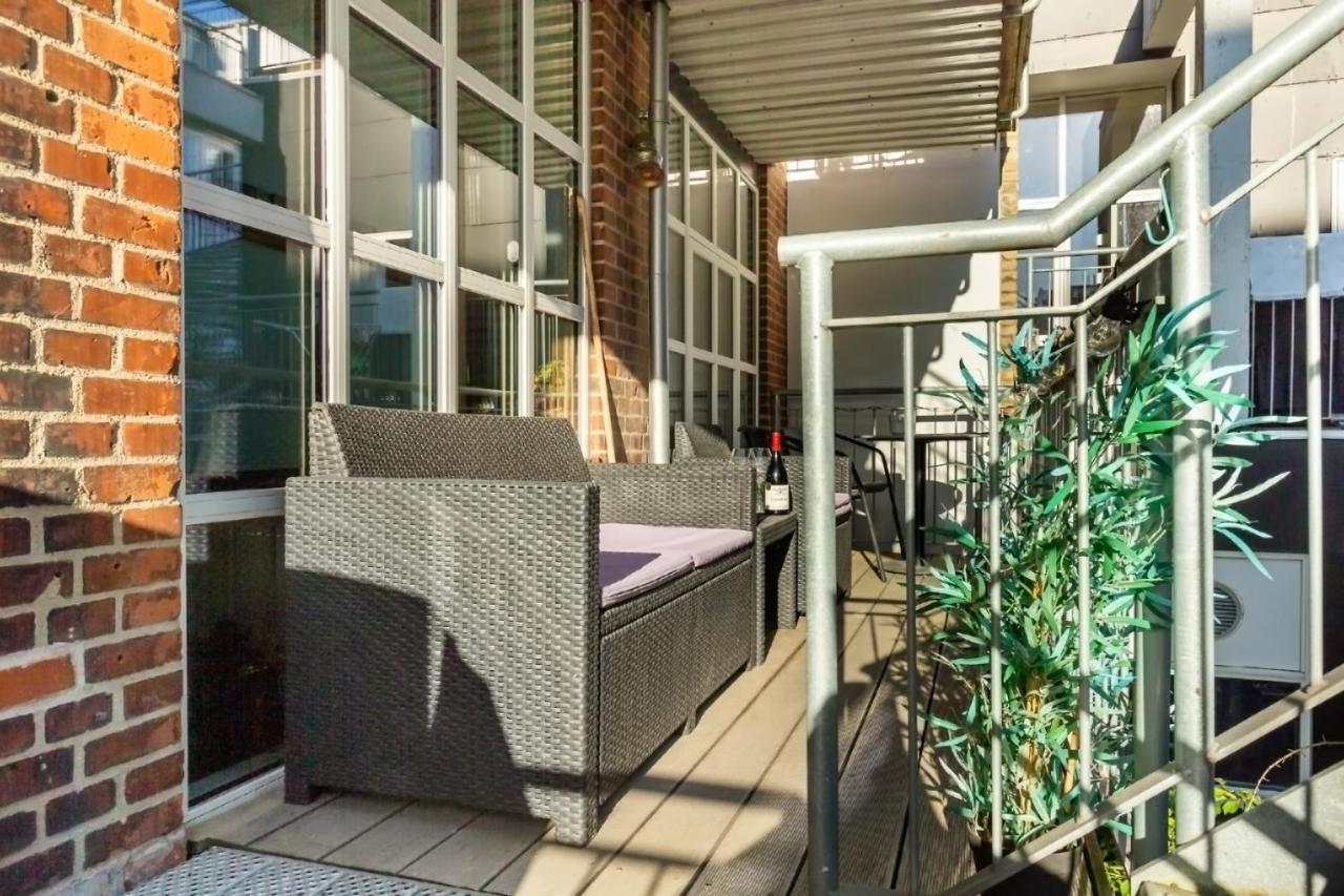 200 M Fra Rutebilstation - Privat Terrasse, Grill Apartment Århus Екстериор снимка