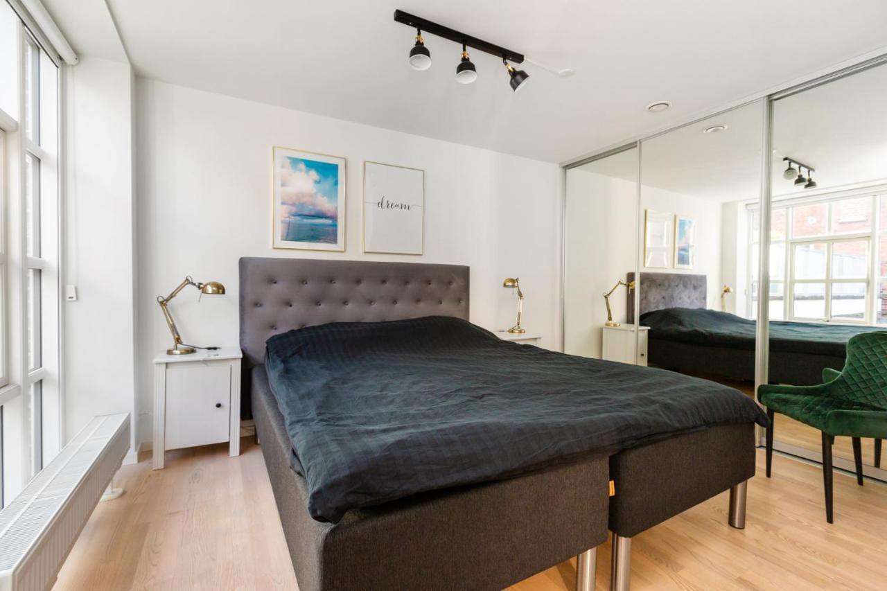 200 M Fra Rutebilstation - Privat Terrasse, Grill Apartment Århus Екстериор снимка